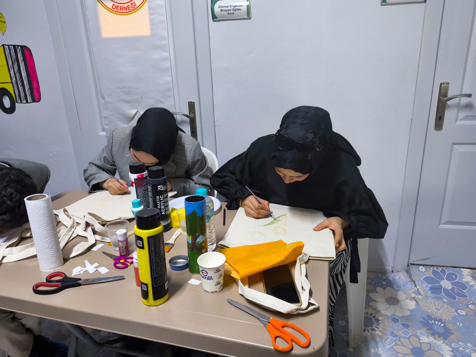 Çanta boyama etkinliği