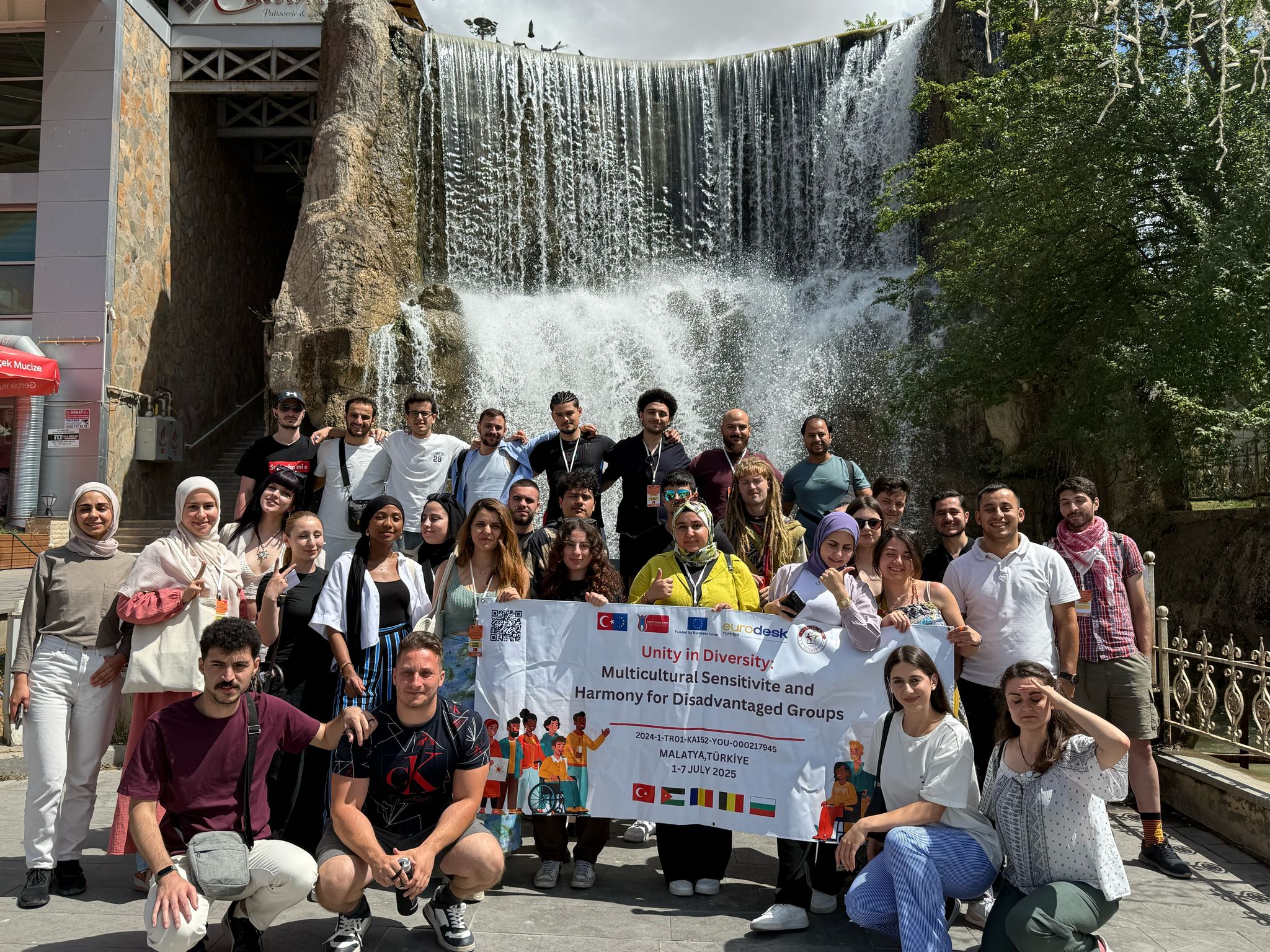 Çeşitlilik İçinde Birlik: Dezavantajlı Gruplar İçin Çok Kültürlü Duyarlılık ve Uyum